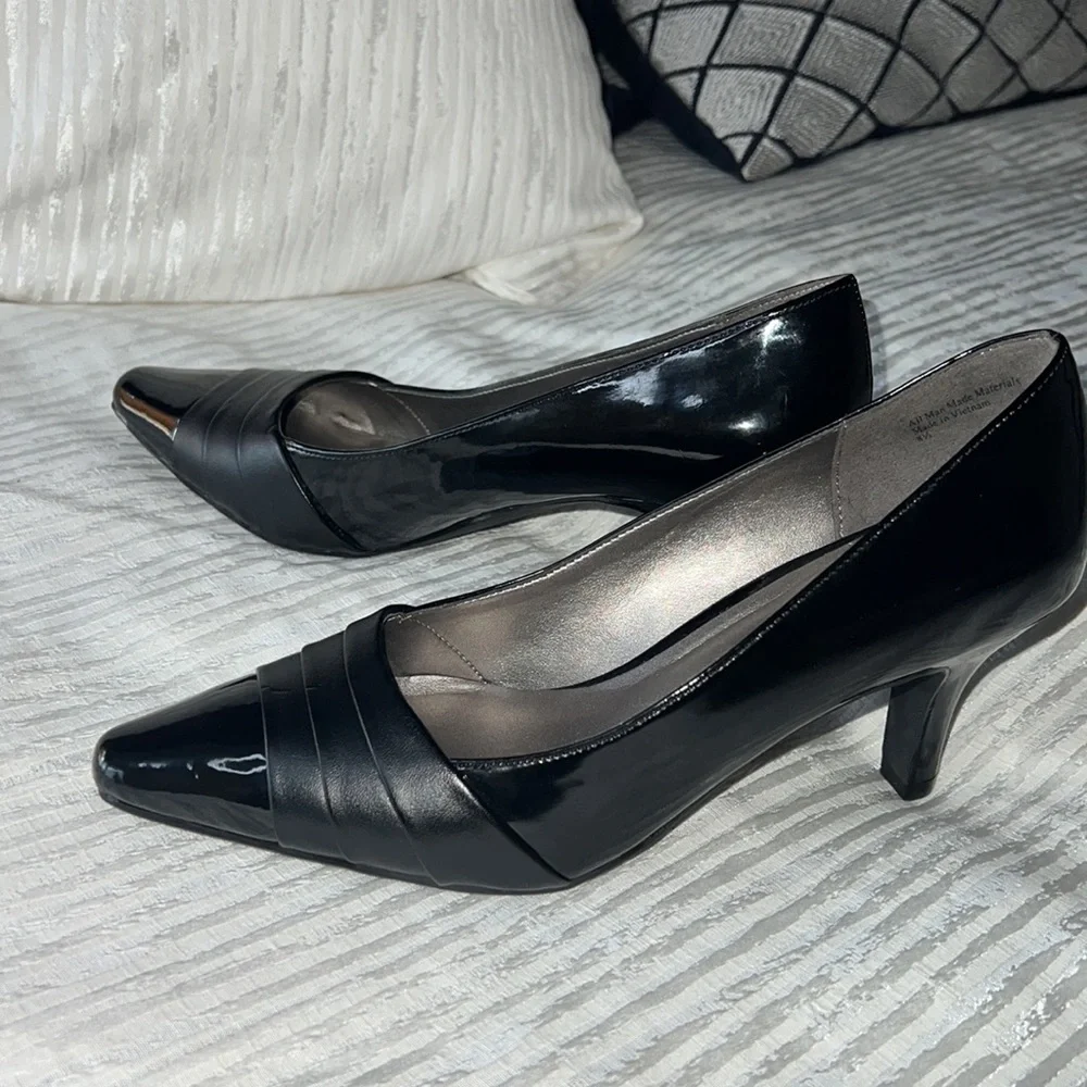 Kelly & Katie Black Patent Leather Stiletto Shoes / Heels Size 8.5, 3” Heel - Picture 6 of 16